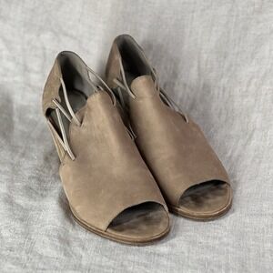 Eileen Fisher Nikki Shoe Sandal‎ 8.5 Peep Toe Block Heel Brown Leather FLAW PIC
